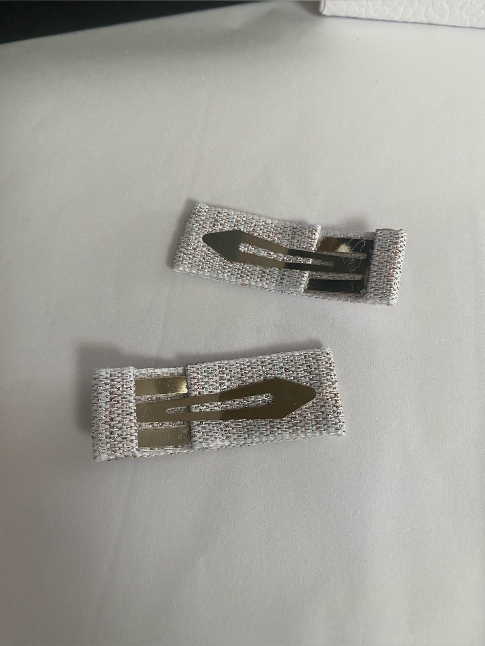 CHANEL Ribbon Silver Snap Hair Clips - Picture 3 of 4